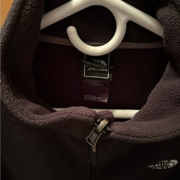 Barely Worn Maybe Twice! Ladies North Face Black Fleece size (XL). - Picture 2 of 3